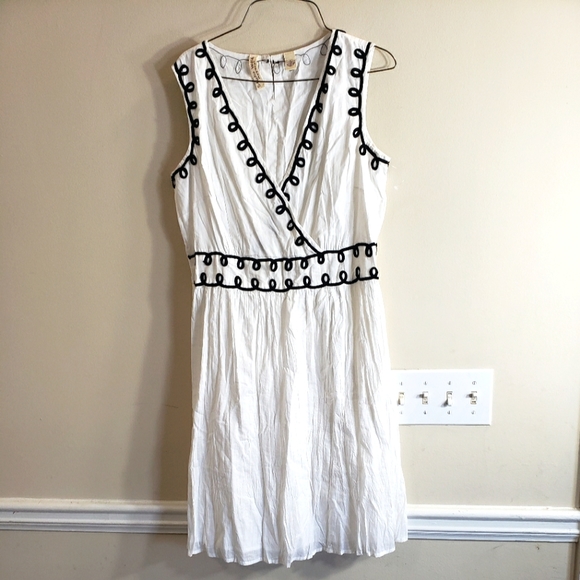 Studio West Apparel - Picture 2 of 16